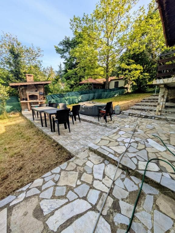 Outdoor Dining Area and Hot Tub